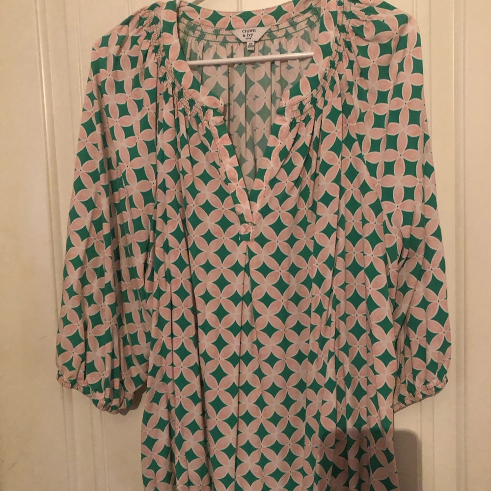 Crown & Ivy top